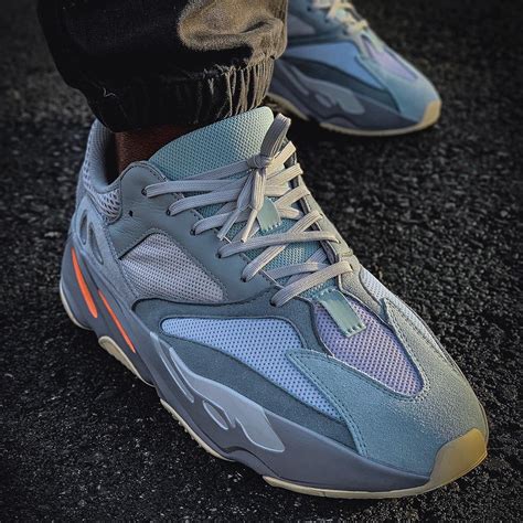 yeezy boost 700 adidas.